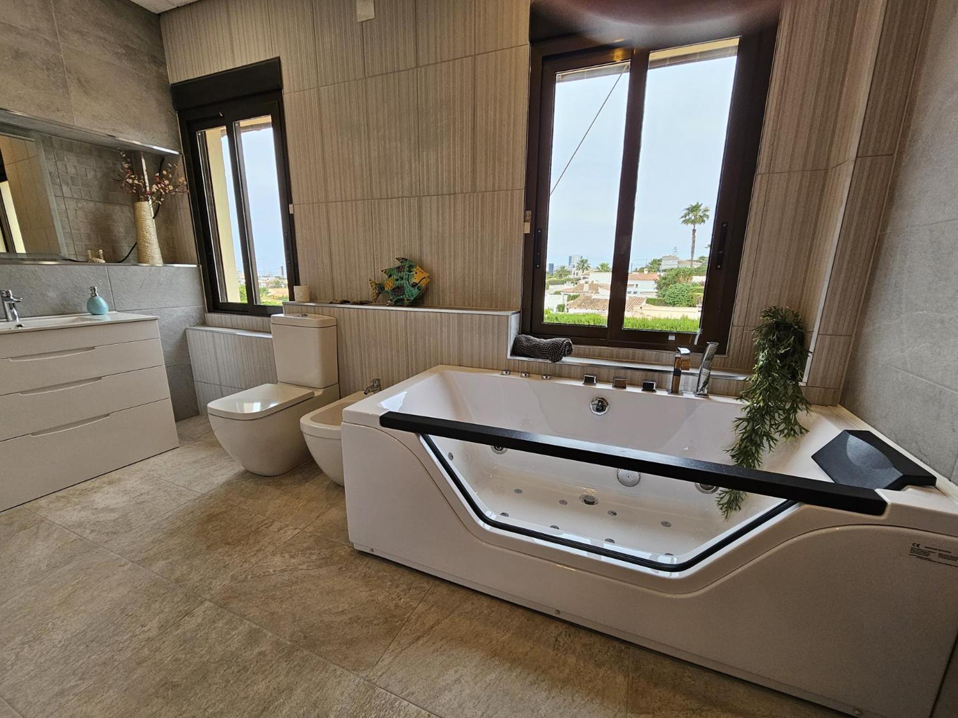 Luxury Villa - Pool, Hot Tub, Aircon, Tvs, Home Cinema, Office, Gbit Internet, Sports Equipment Calpe Buitenkant foto